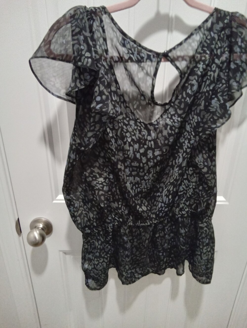 Miley Cyrus & Max Azria Sz XL Gray & Black Leopard Print Sheer Ruffled Mesh Top